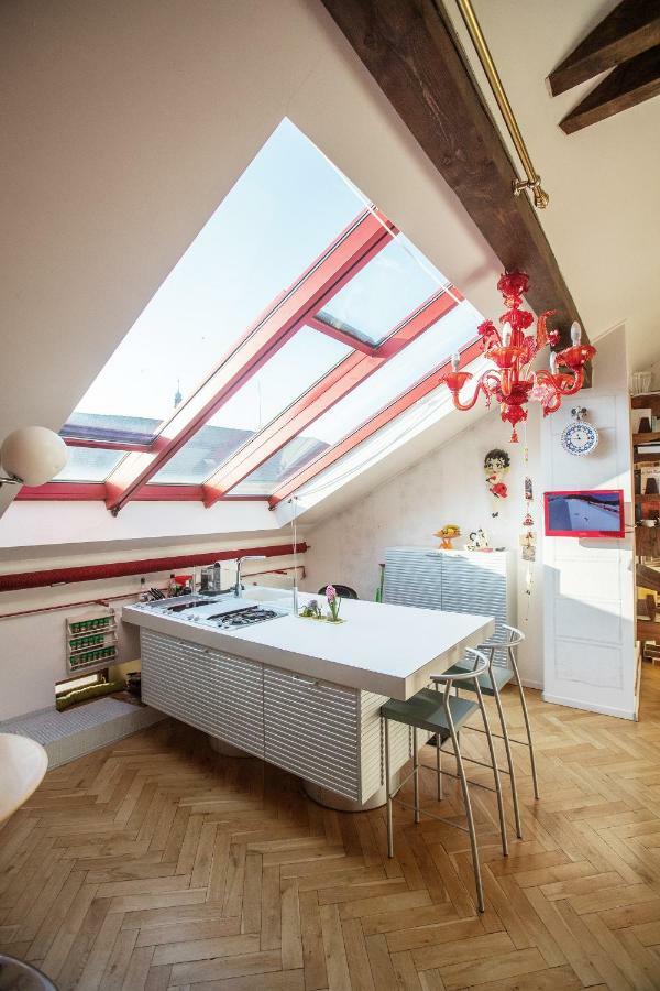 Unique Luxury Loft With Terrace In Old Town Leilighet Praha Eksteriør bilde